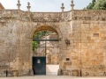 abbaye de Fontfroide/Porte sur la cour d'honneur