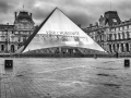 Pyramide du Louvre/Paris