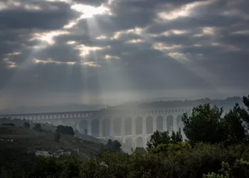 Bouches du Rhône, France, Provence Alpes Cote d'Azur, Roquefavour, Ventabren