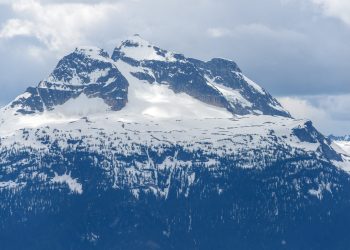 les sommets enneigés